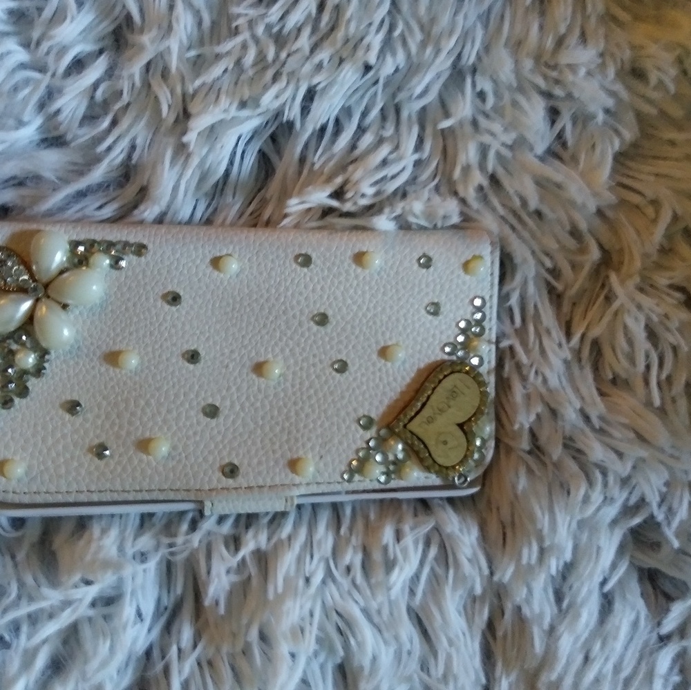 Phone cases - Picture 2 of 4